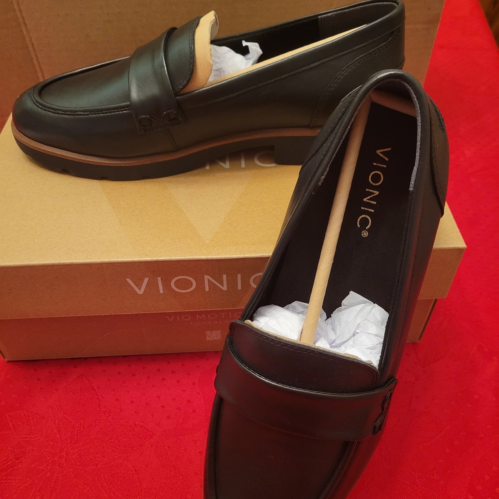 Vionic Cleo Womens Black Loafers